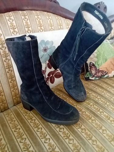 Made In Hungary Vintage Woman's Boots ( Lamax ,Montana ) 8 Lined