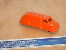 ORIGINAL TOOTSIETOY 1949 FORD F6 OIL GAS TANKER TRUCK, 4 1/4" MADE IN USA