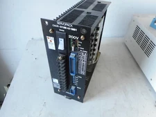 YASKAWA YASNAC -- SERVOPAK -- 200Volt -- CACR-SR05 AB1 ER
