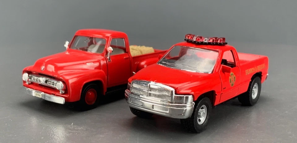 2X Diecast Maisto Red Pick-up Trucks 1/32 ’53 Ford, 1/46 Dodge Ram D1715 - Image 2 of 4