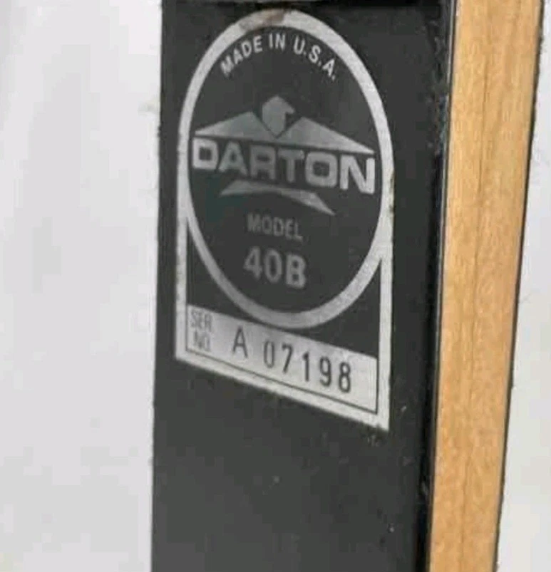 Vintage Darton 40B Compound Bow Black Tan RH With Quiver And Sights - Image 4 of 4