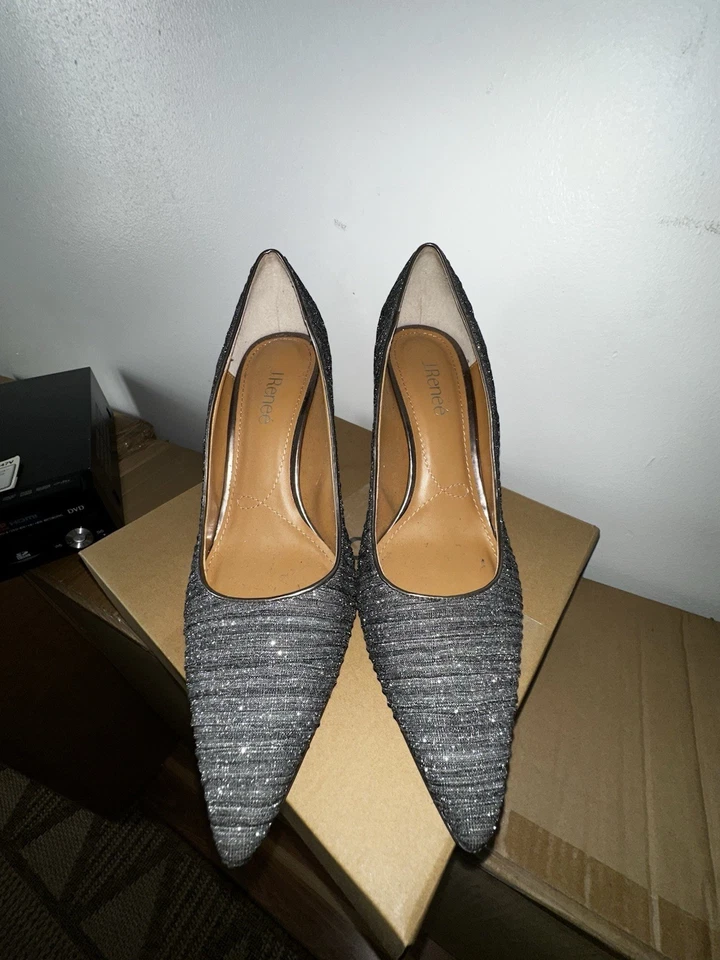 J Rene Shoes Size 11W Embroidery Suede Beautiful Pumps - Image 2 of 2