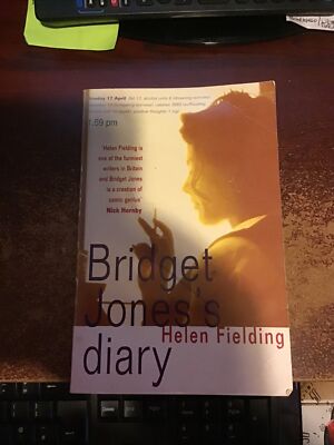 BRIDGET JONES DIARY PAPERBACK  HELEN FIELDING  READING BOOK