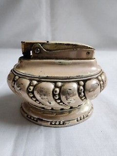 Vintage Ronson Art Metal Works Art Deco Crown Table Lighter. RARE