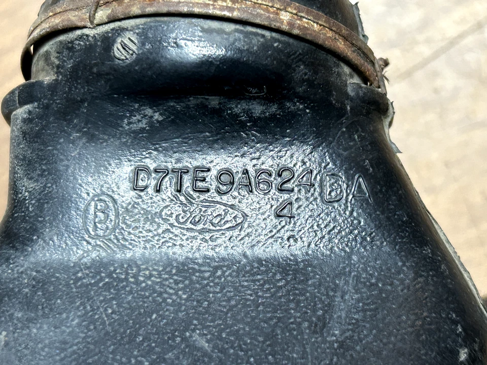 Ford F150 F250 1979 78-79 Bronco - tubo de conducto de admisión de filtro de aire d7te-9a624-da Foto 3 de 4