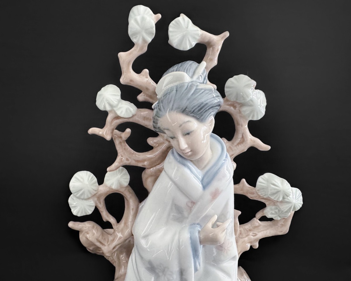 ビンテージ リヤドロ lladro 膝をついた少女とチューリップ 踊る少女 | リヤドロ公式オンライン