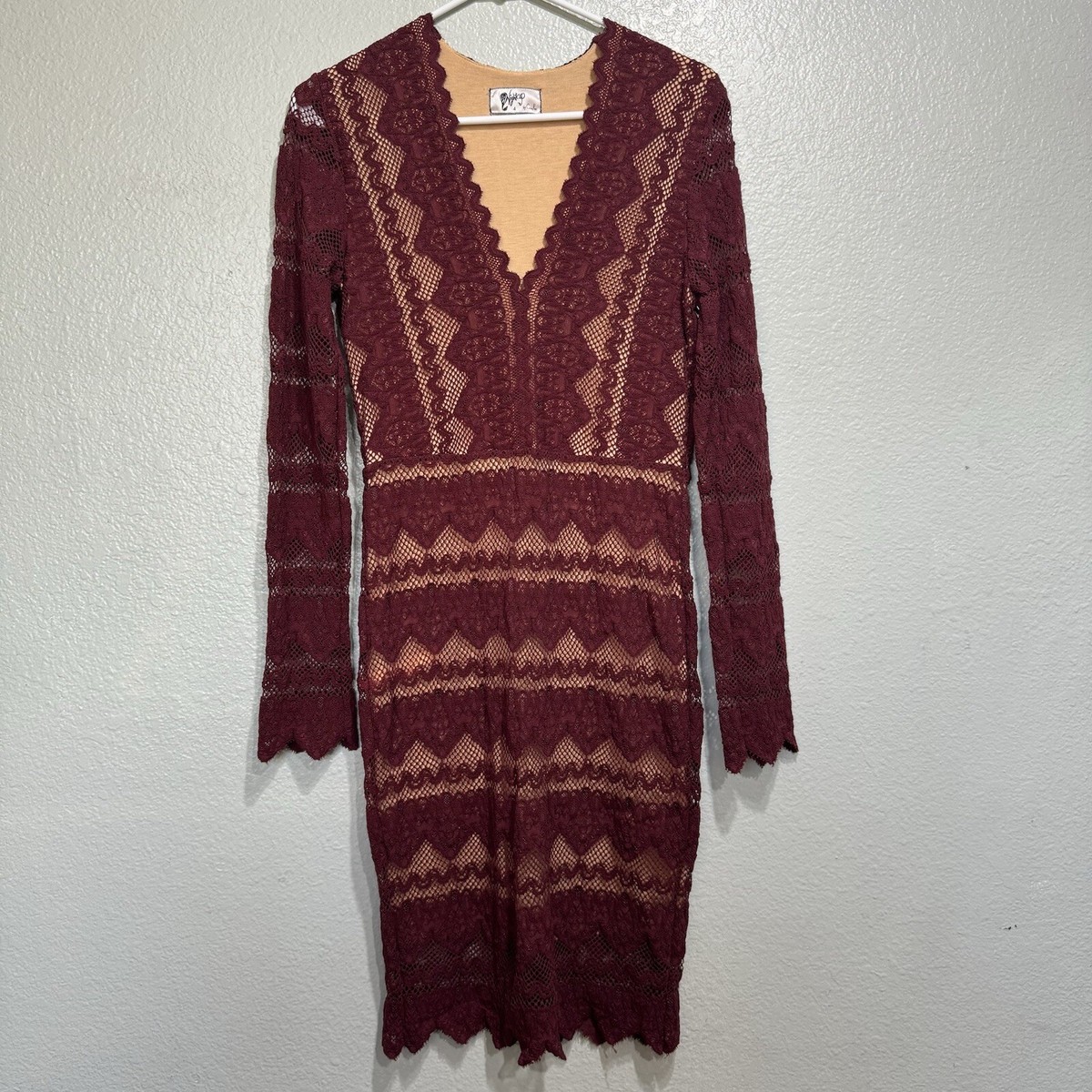 New Nightcap Sierra Garnet Deep V Neck Lace Dress Size 4 / Large | eBay