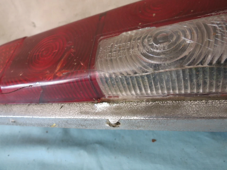 ✅ 65-68 Mercedes w110 ESQUINA EXTERIOR QTR MTD luz trasera derecha PASAJERO OEM Foto 3 de 4