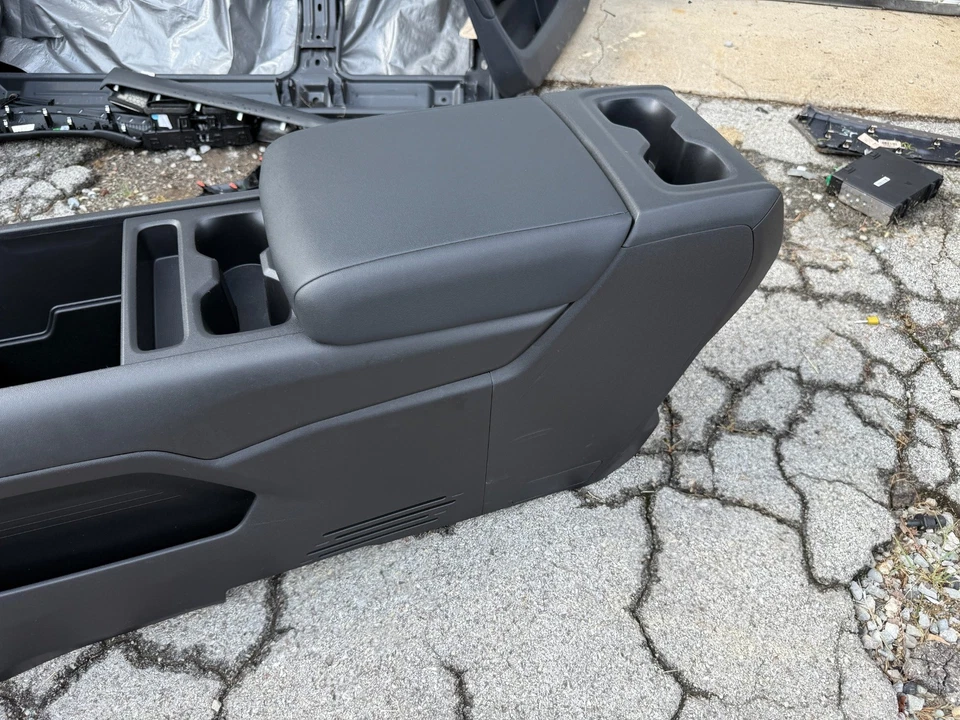 2024-2025 CHEVROLET SILVERADO EV W/T CENTER FLOOR CONSOLE CUP HOLDER BLACK OEM - Image 3 of 4