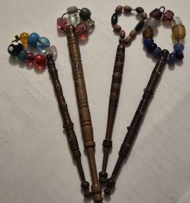 4 x Vintage ''LEOPARD'' SPITZENKLÖPPELN mit Zinnpunkten