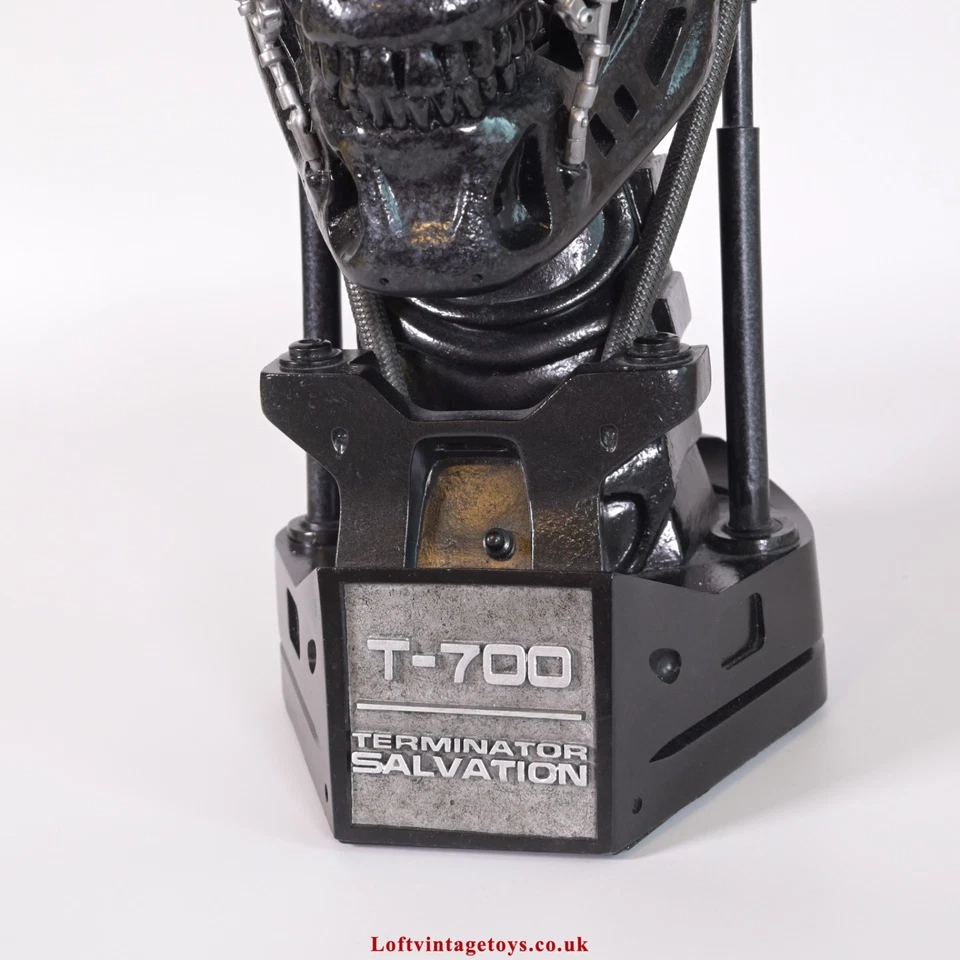 Sideshow 1:1 Scale Terminator Salvation T-700 Endoskull With Led Eyes - Image 4 of 4