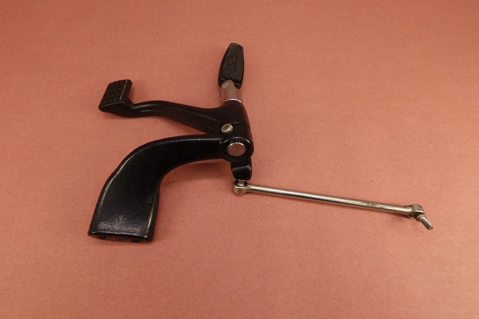 09-21 Harley Davidson Sportster Iron 883 XL883N Pie Delantero Derecho Pedal de Freno Foto 4 de 4