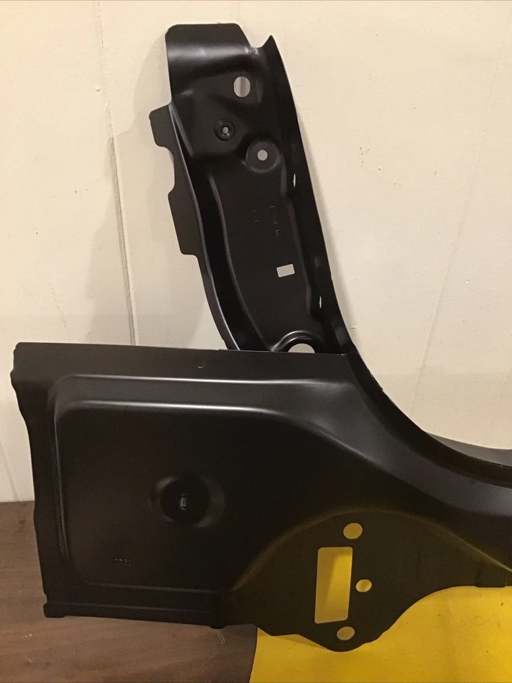 NOVO 2018-2022 BMW 530i painel traseiro do corpo metal preto 41007431619 fabricante de equipamento original - Imagem 3 de 4