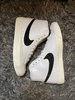 Nike Blazer Mid  77 Womens Sneakers White Black Size 8.5 Retro Classic Shoes New