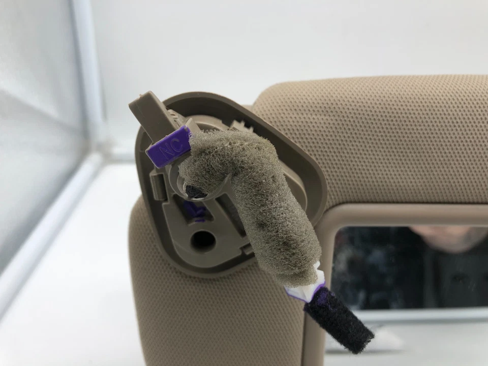 Parasol para conductor Hyundai Santa Fe 2013-2019 beige iluminado OEM A01B36002 Foto 3 de 4