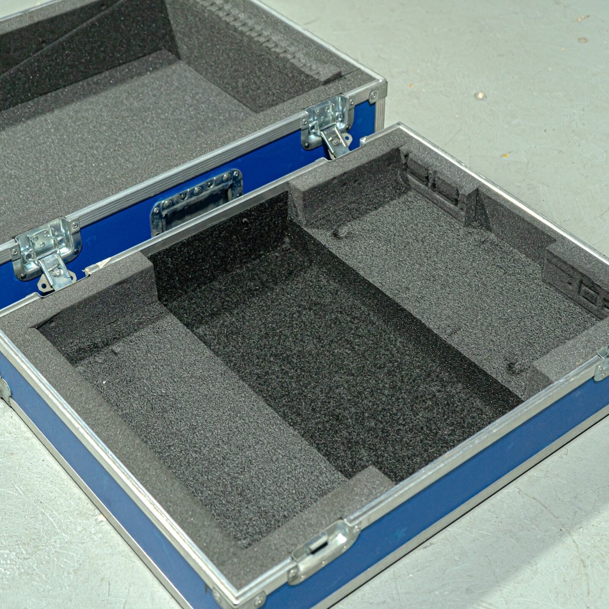 Calzone - Heavy Duty Roadcase / Travel Case for Mixers or