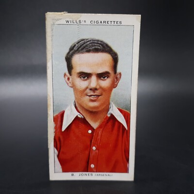 1939 Wills Association Footballers #26 B. Jones Tobacco Cigarette Card