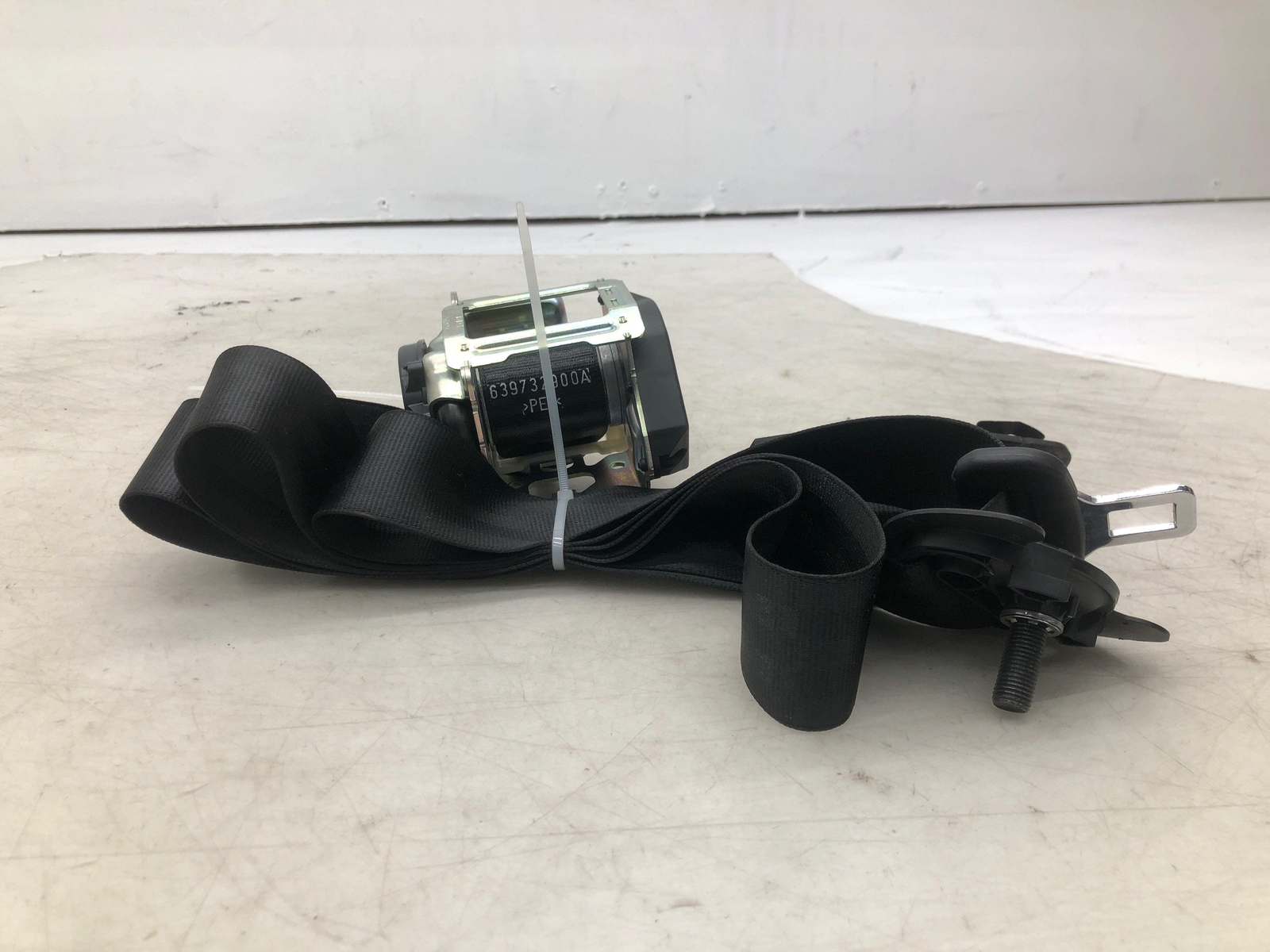2016-2020 BENTLEY BENTAYGA 3RD ROW REAR RIGHT PASSENGER SIDE SEAT BELT RETRACTOR