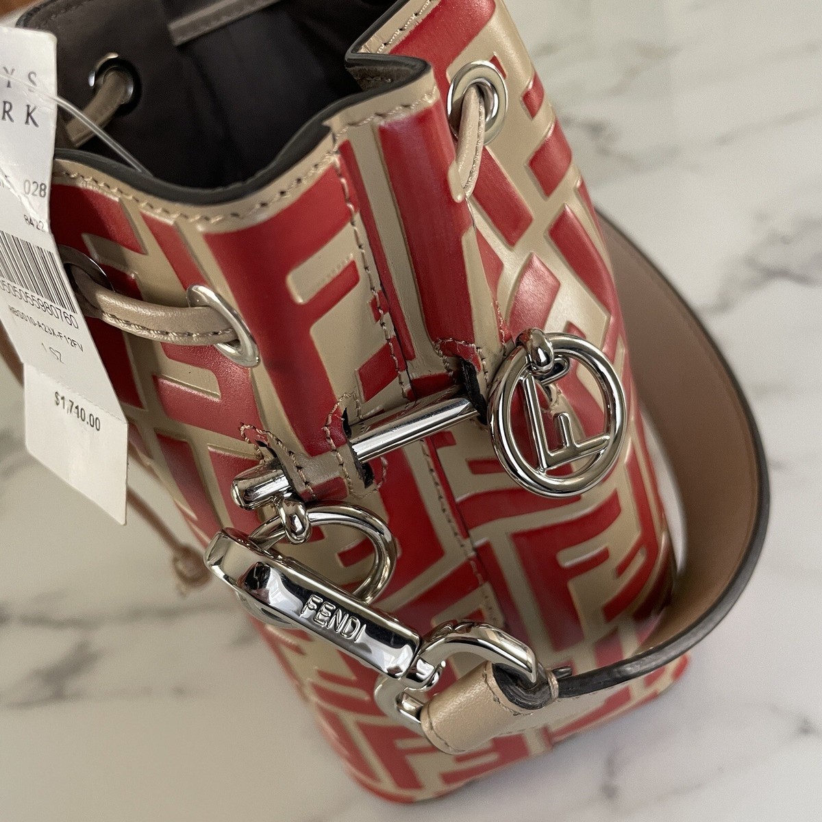 ◆FENDI 最新作◆Mon Tresor レザーバケットバッグ/Red◆ FENDI Mon Tresor Fragola Red Embossed Leather Mini Bucket