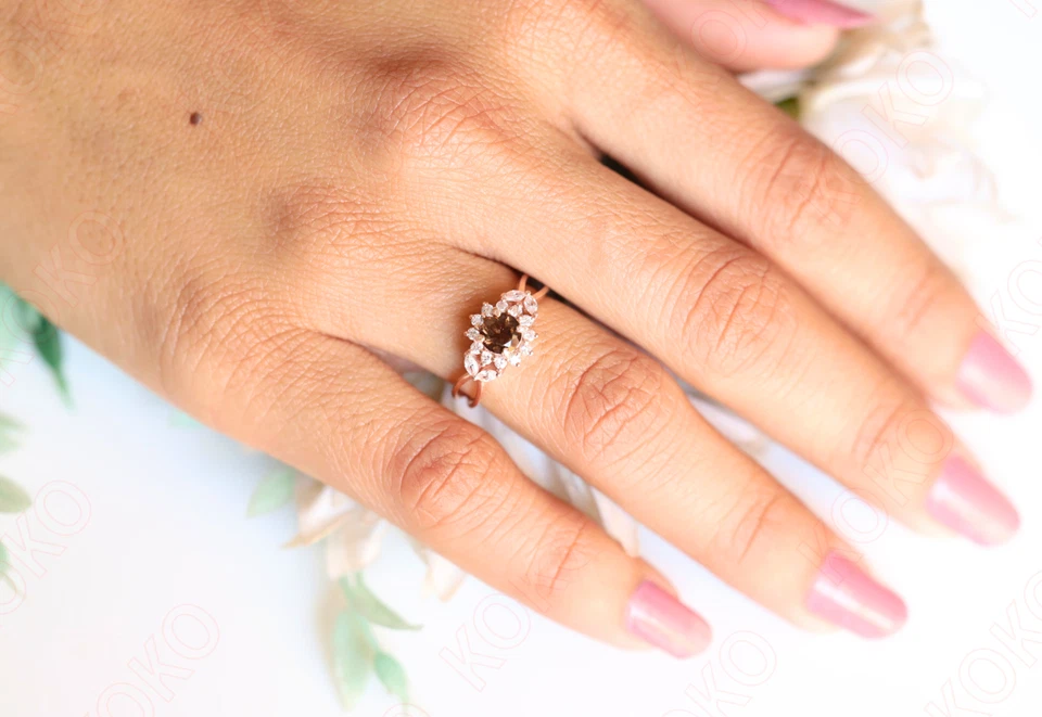 Anillo de compromiso de cuarzo ahumado de plata 925 enchapado en oro rosa de 14 quilates con halo Foto 4 de 4