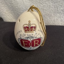 Queen Elizabeth II Silver Jubilee 1977 Ball Pomander White Pottery VGC 