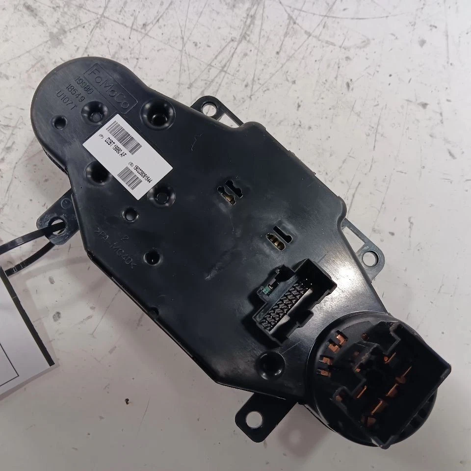 Control de temperatura Calentador Interruptor de aire acondicionado Control de temperatura 14-19 Ford Fiesta Foto 2 de 4