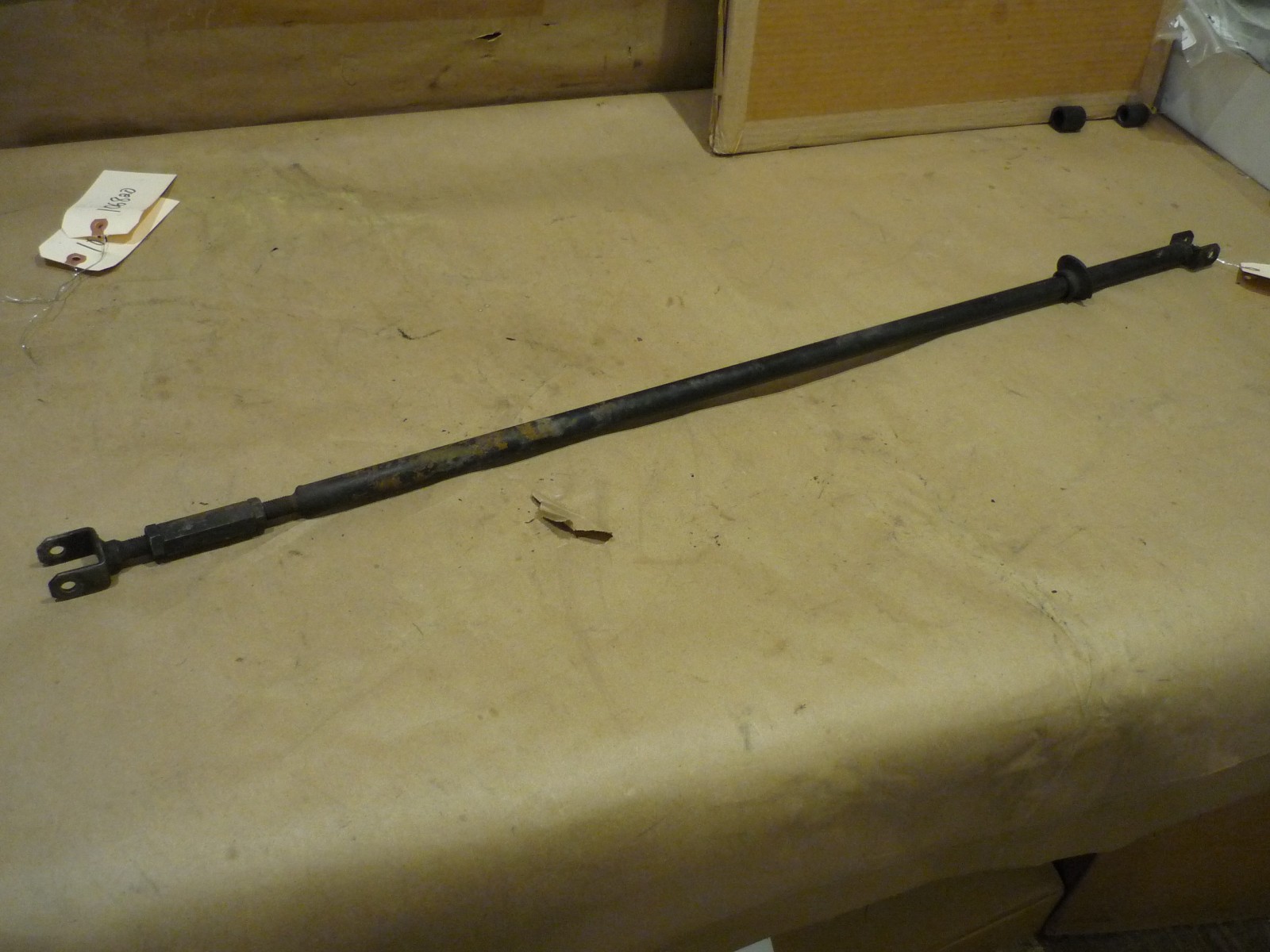 Ferrari 208,308,328-  Shifter Control Shaft Assy - P/N 108087