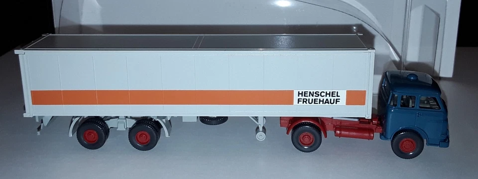 Wiking MAN Pausbacke Containersattelzug - Bild 2 von 3