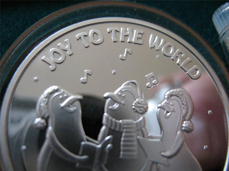 1-OZ.CHRISTMAS PENGUINS SING JOY TO THE WORLD ENGRAVABLE COIN SILVER .999+GOLD
