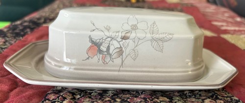 Mikasa Butter Dish Continental Japan Made Stoneware Floral Design Vintage MCM - Picture 4 of 8