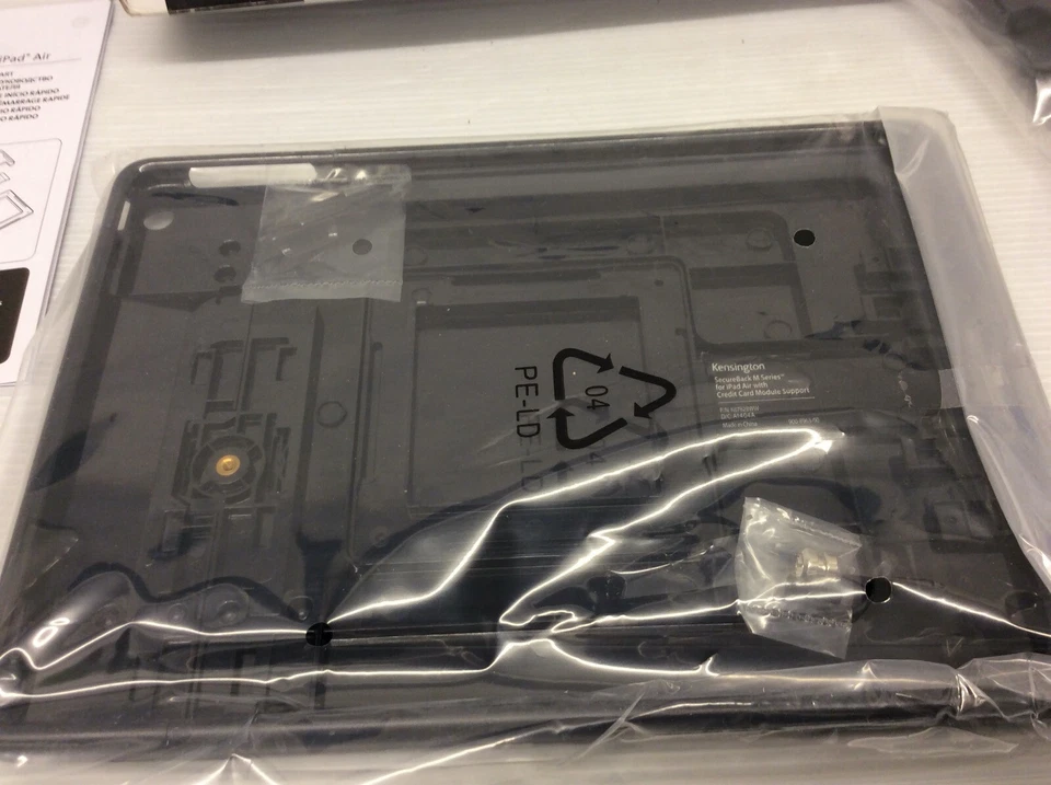 Kensington SecureBack Tablet Case with Integrated Card Reader POS - Image 3 of 4