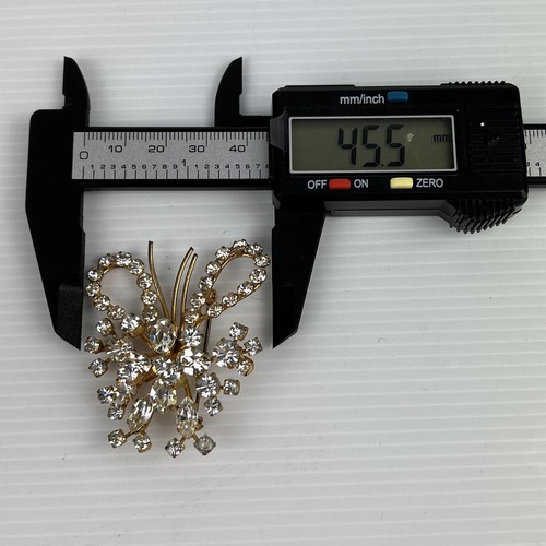 Vintage Butterfly Wire Brooch Gold Tone Rhinestones 3 Dimensional Cup Chain - Picture 18 of 24