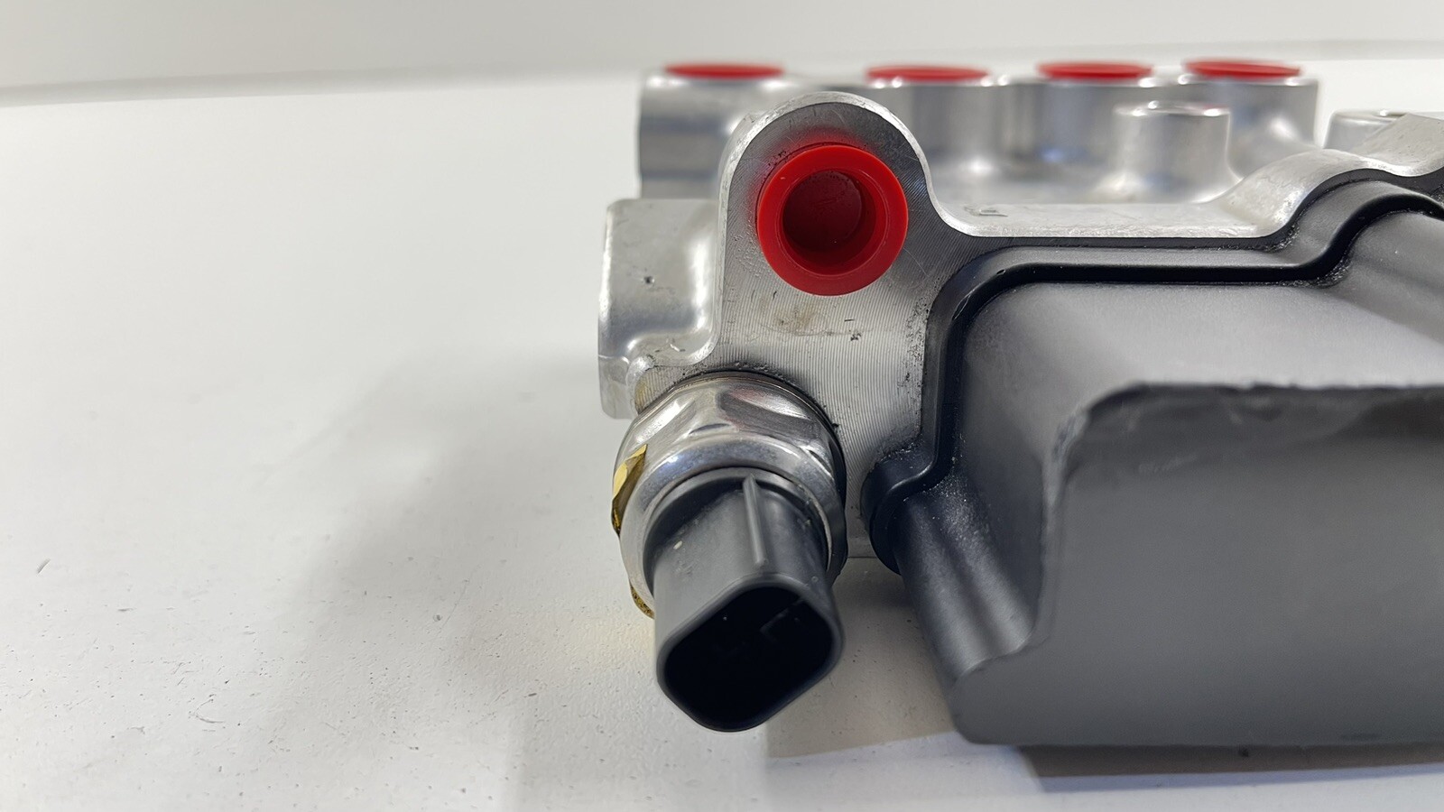 15-17 MCLAREN 650S SUSPENSION HYDRAULIC PUMP VALVE BLOCK 11B1302CP OEM *NOTE*