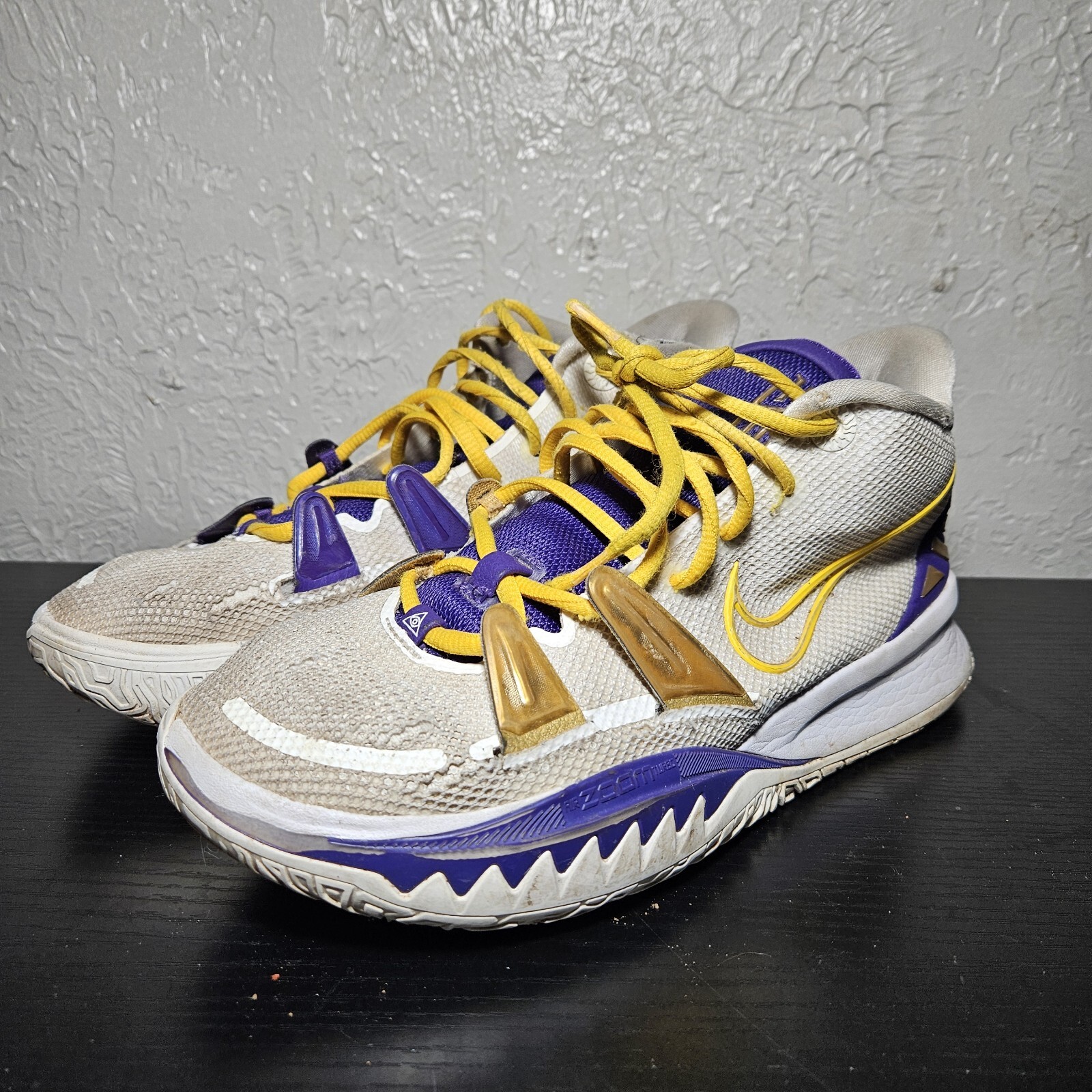 purple and yellow kyries