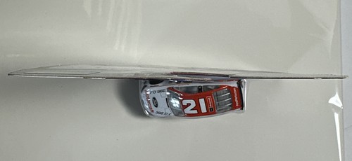 PAUL MENARD #21 MOTORCRAFT 2019 Wave 01 NASCAR FREE HOOD Ford Fusion 1:64 SEALED - Picture 3 of 6