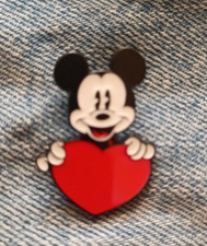 MICKEY PIN-UNBRANDED-2 OR MORE PINS SHIPPING 5.49-SPEND 20 SHIPPING IS FREE