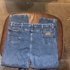 Vintage Wrangler Cowboy Cut Jeans Men  s Mid Rise Size 42x32 Dark Wash