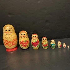 VTG Matryoshka Russian Nesting Doll Set Red Floral Wooden Souvenir 8 pc ~6" H