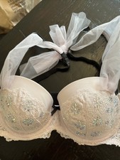 Victoria Secret Dream Angles Lacy Runway Embellished 34/D Bra
