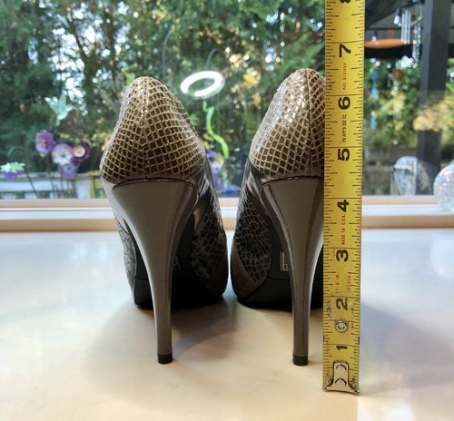 Gorgeous  MODA Gray Leather Multi Pattern High Heels 7.5M - Picture 6 of 12