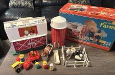 Fisher Price Little People PLAY FAMILY FARM #915 1982 Vintage - Completo con scatola