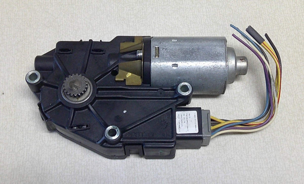 03 - 10 PT CRUISER 03 - 07 JEEP LIBERTY OEM SUNROOF MOTOR