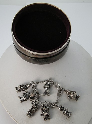 Disney Designcraft Snow White 7 Dwarves Sterling Charm Bracelet 78g w/R&B Box - Picture 3 of 11