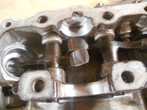 1984 84 HONDA TRX200 CYLINDER HEAD COVER 12000-427-010 TRX 200 T1038 - Picture 4 of 8