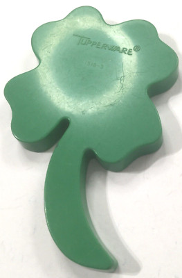 Vintage Tupperware 1316-6 Shamrock 4 Leaf Clover Cookie Cutter Green Dough Sugar