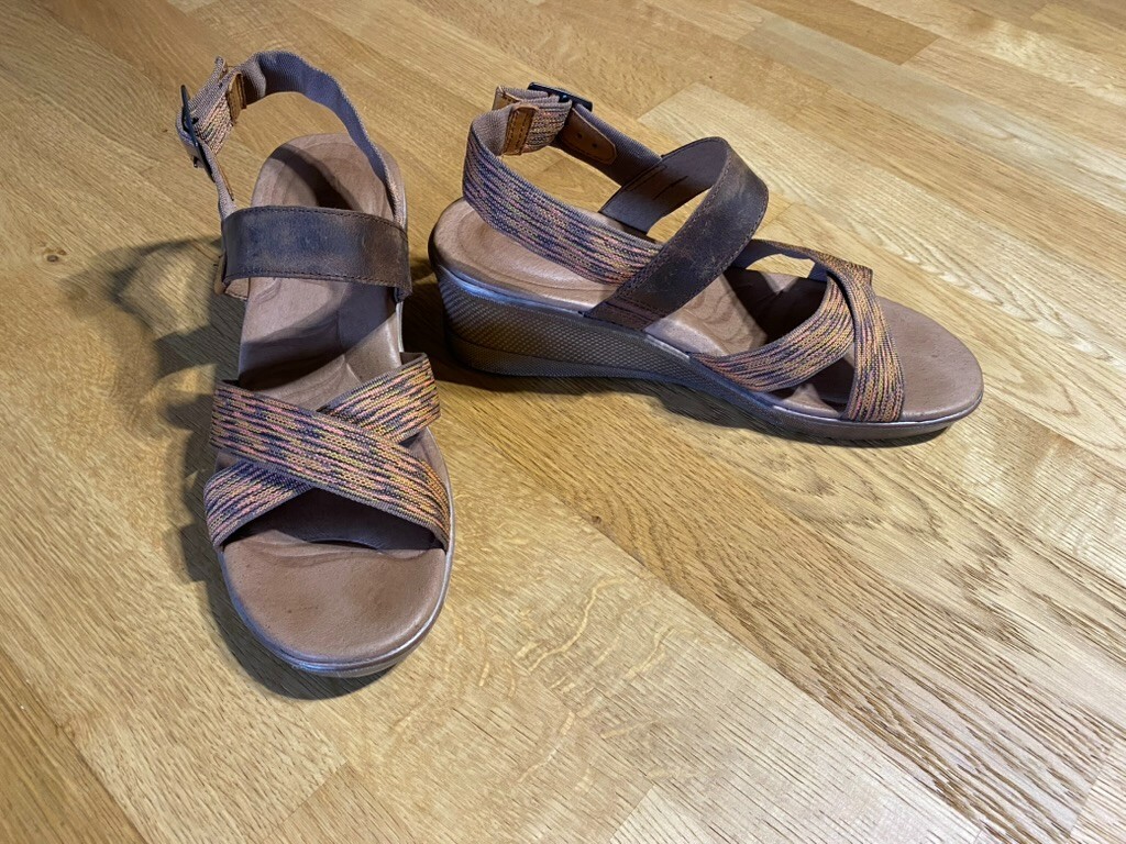 Keen Skyline 8 5 M sandalo zeppa tessuto cinturino pelle sandali tacco marrone arancione