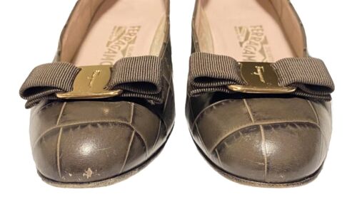 Salvatore Ferragamo Vara Pump Croc Embossed Olive Bow Women Shoes Sz 9 2A Italy - Picture 10 of 23