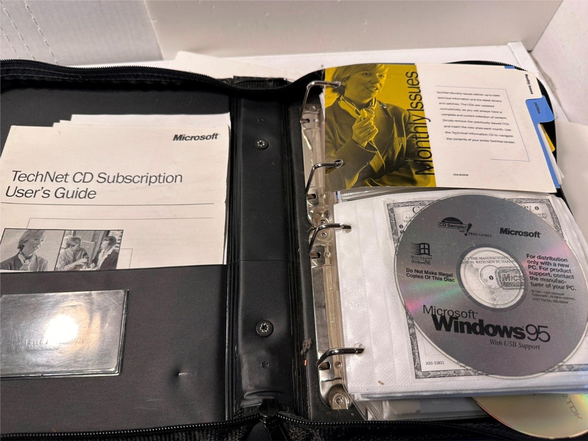 Lot De 89 Disques Microsoft TechNet Plus - Abonnements Logiciels, CD Variés Pour Windows