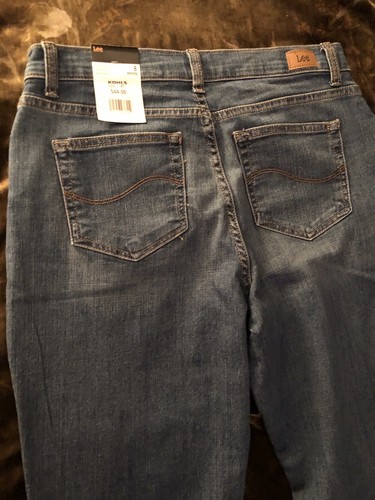 NWT Lee Women's Size 8P Petite Relaxed Fit Straight Leg Mid Rise Jeans - Picture 3 of 9
