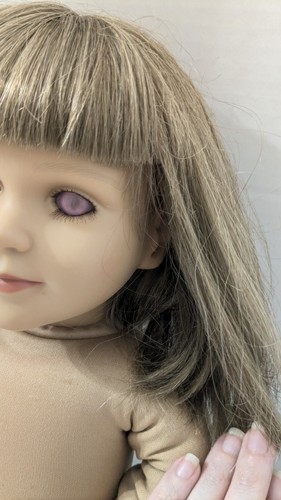 Bambola Posable 23in My Twinn occhi rosa tono pelle medio LEGGI - Foto 5 di 13